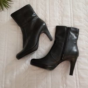 Nine & Co. Heeled Leather Ankle Boots (Size 8)